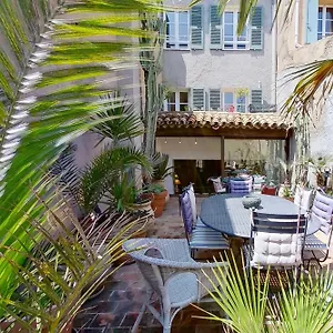 La Maison Du Bed & Breakfast
