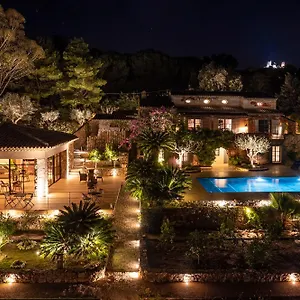 Le Clos De Mansart Bed & Breakfast