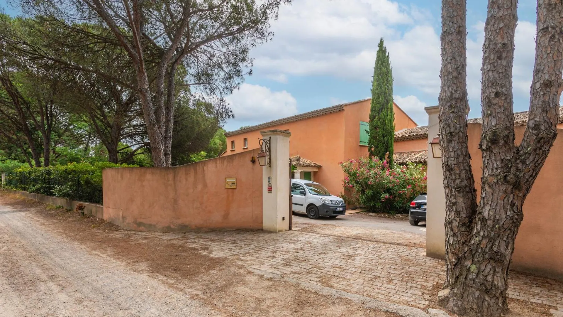 Apartment Appartement Domi Grimaud